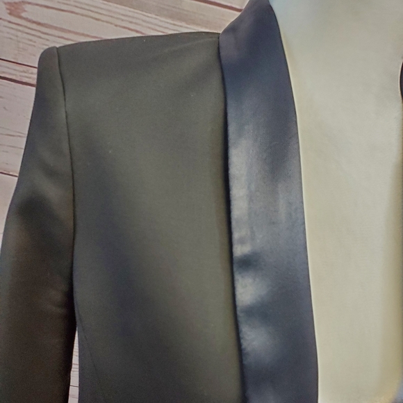 H&M black blazer - Picture 3 of 9